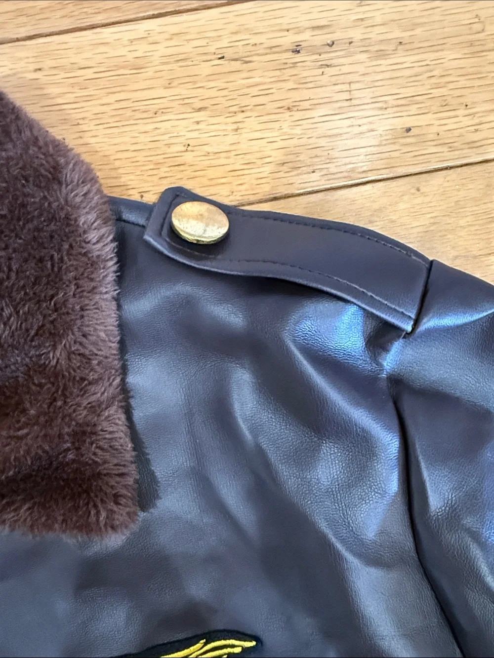Military-Style Brown Faux Leather Flight Jacket with Fur Collar costume Maverick